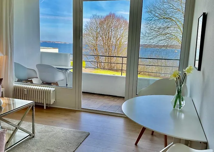 Appartement Mit Traumhaftem Kieler Foerde Blick